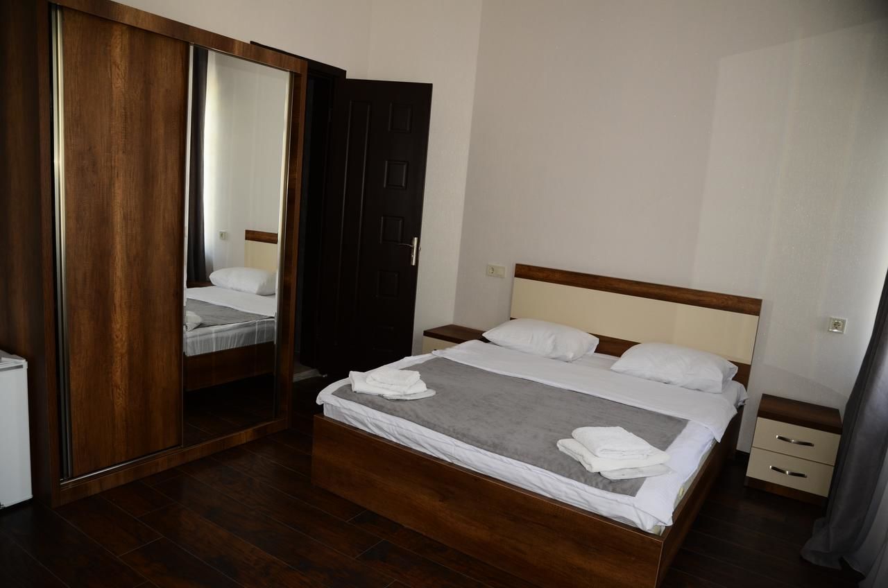 Отель HOTEL BERN Sachʼkhere