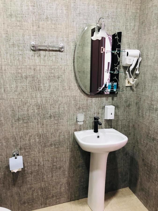 Отель HOTEL BERN Sachʼkhere-40