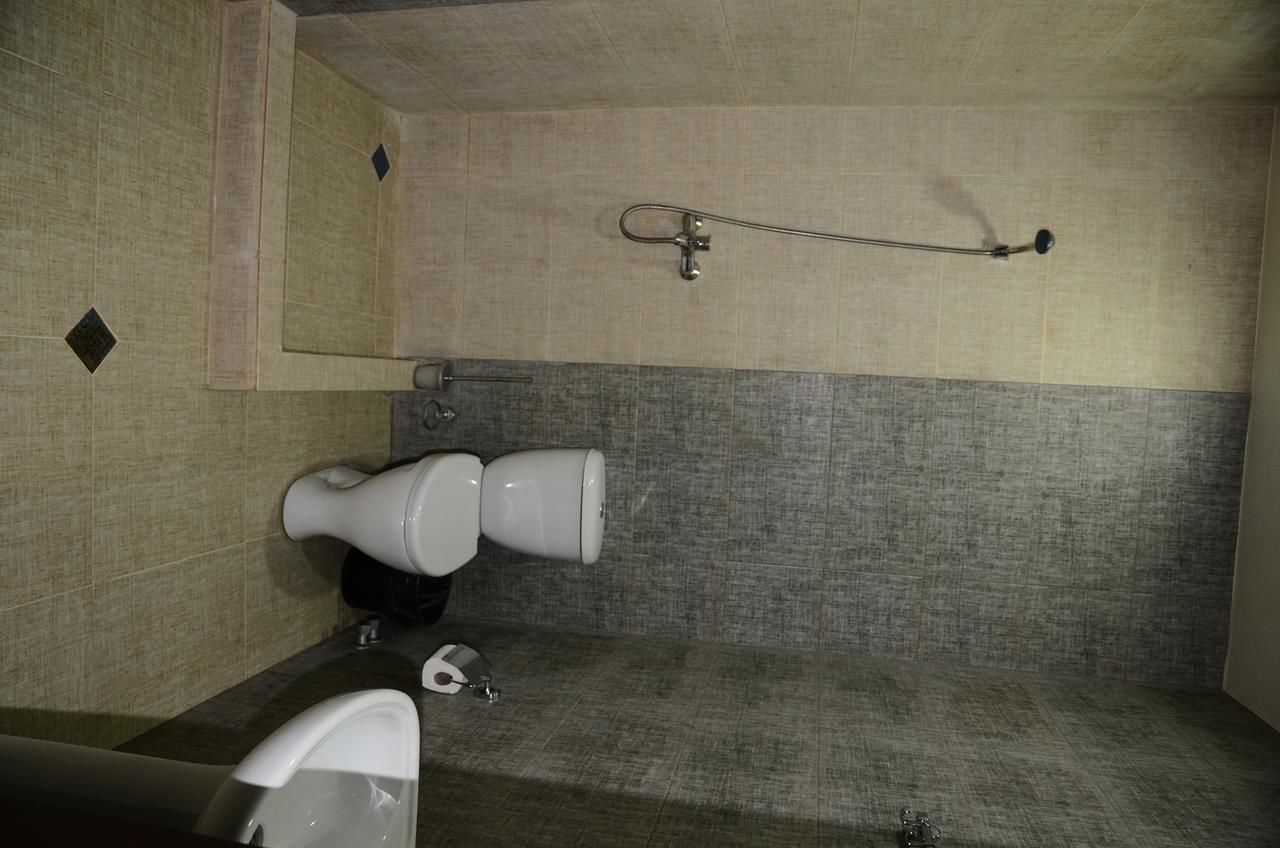 Отель HOTEL BERN Sachʼkhere-10