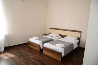 Отель HOTEL BERN Sachʼkhere Двухместный номер с 2 отдельными кроватями-3