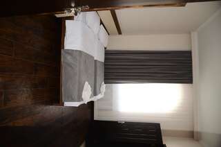 Отель HOTEL BERN Sachʼkhere Двухместный номер с 2 отдельными кроватями-2